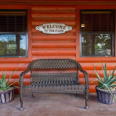 Cabin 1 Rental 15 Minutes From Magnolia And Baylor Waco Exterior foto