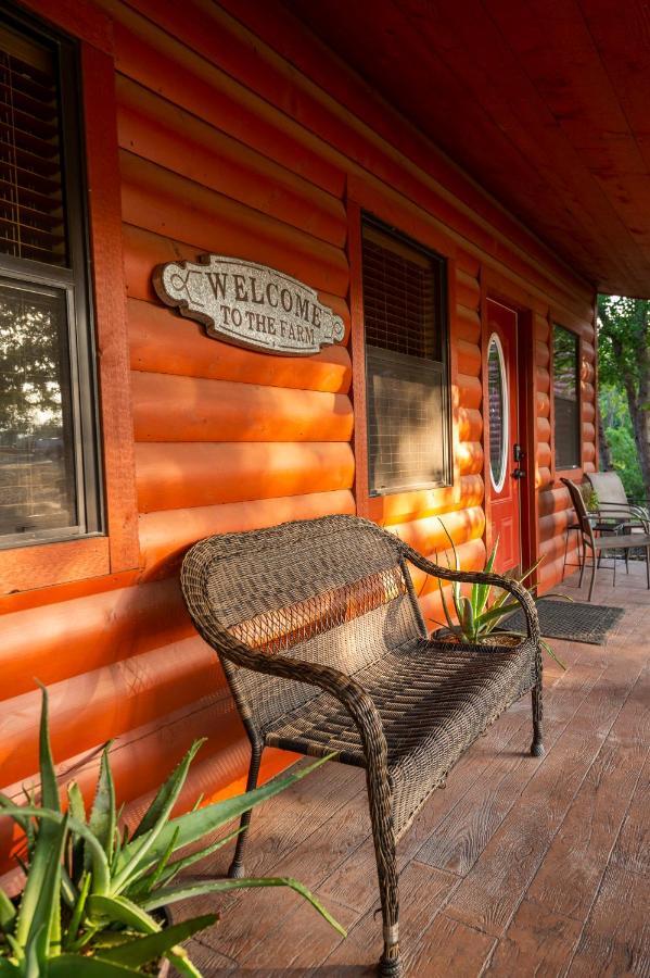Cabin 1 Rental 15 Minutes From Magnolia And Baylor Waco Exterior foto